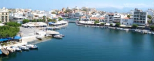 Вид на город Агиос Николаос на острове Крит