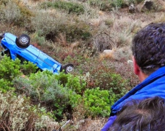 Туристы из Нидерландов на Крите смогли выжить после ужасной аварии