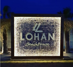 Линдси Лохан построила отель в Греции